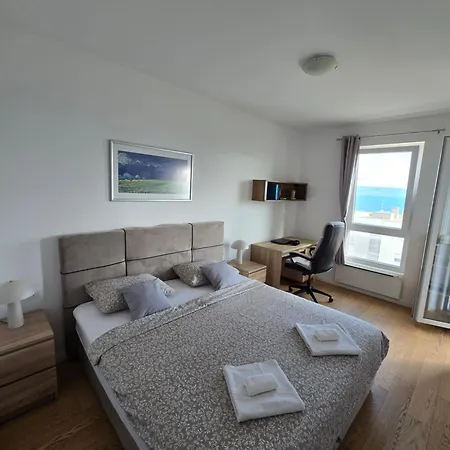 Seaview Deluxe *